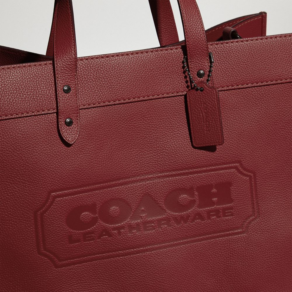 Tote Coach Field 40 With Badge Mujer Rojas | CL_CH32875